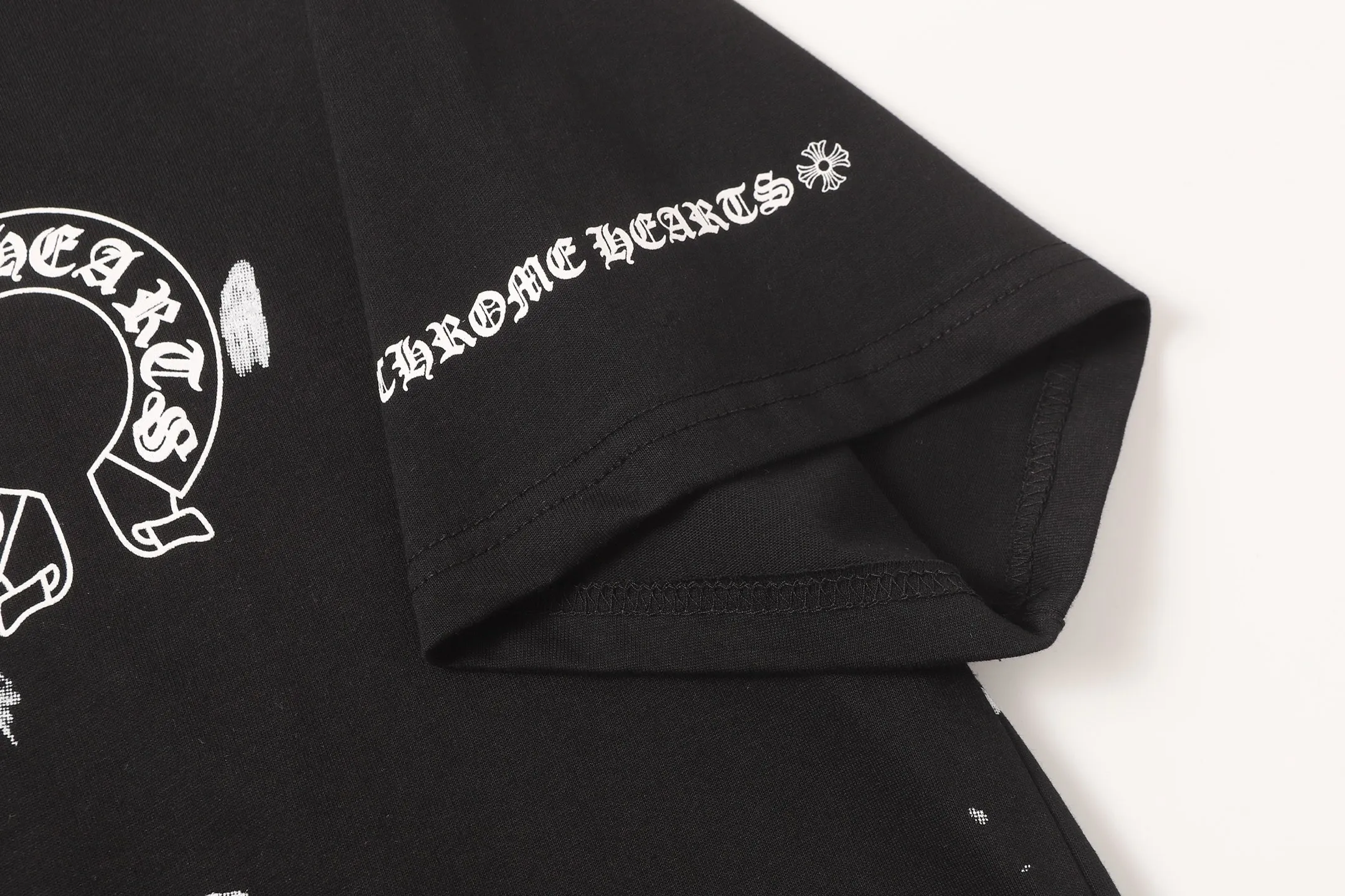 85 Chrome Hearts/ T Quality Colour：Black White Size: S M L XL